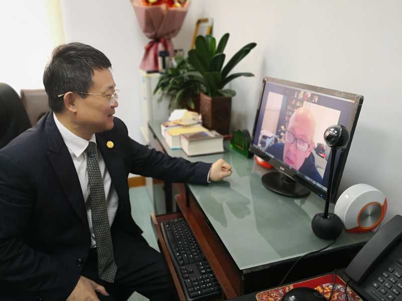 卢洪洲教授与梅奥医学专家视频连线  分享中国新冠肺炎救治经验